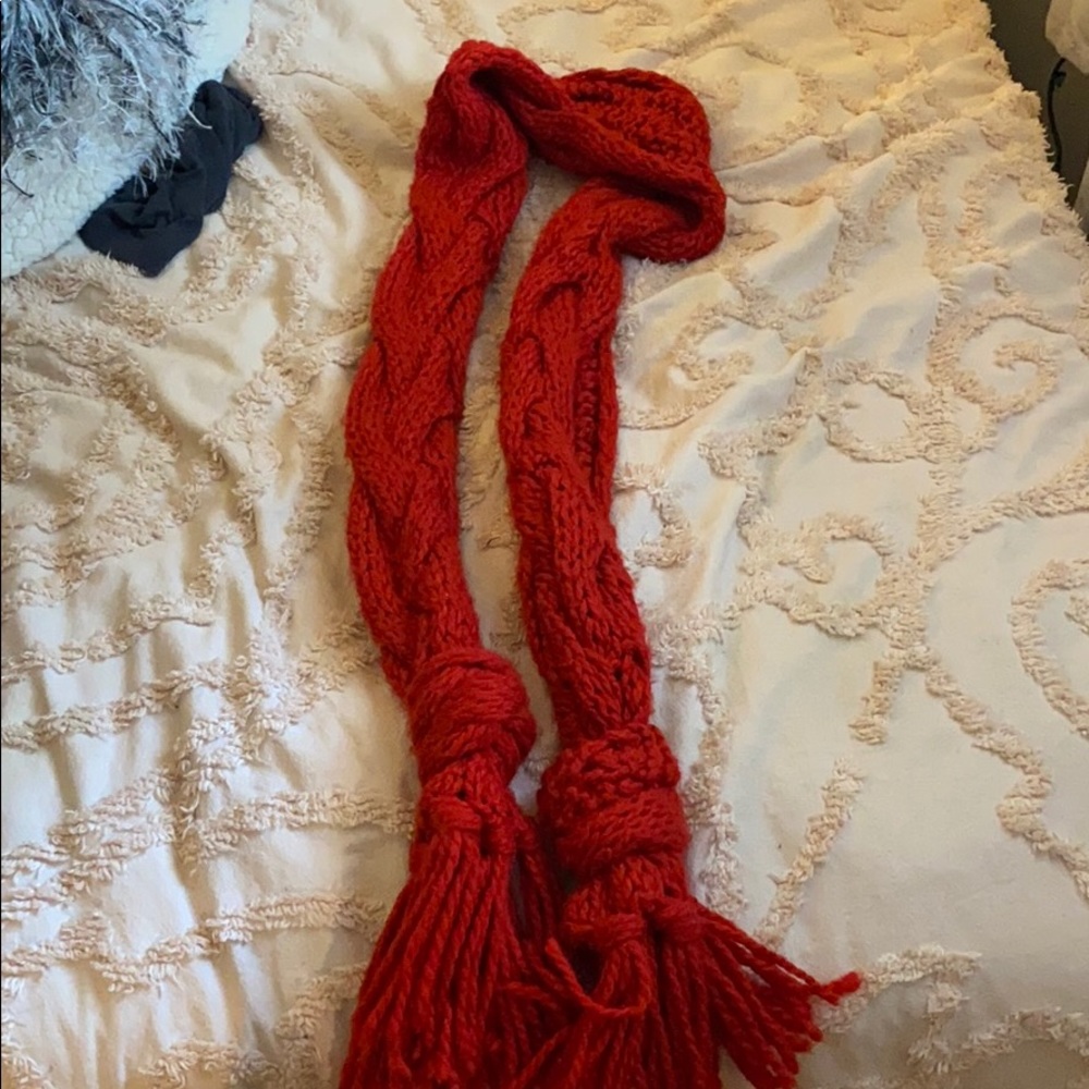 Aerie scarf